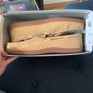 Minnetonka Men's Tan Hard Sole Lined Moccasins